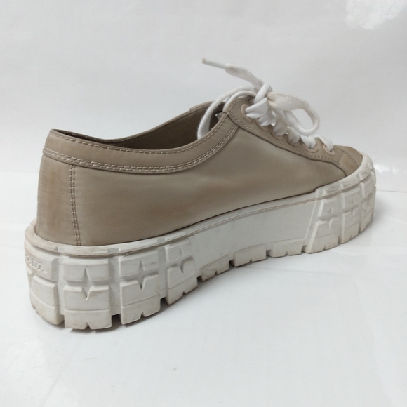Prada 2022 Double Wheel Nylon Gabardine Sneakers in Desert Beige sz 39.5 - Picture 10 of 16